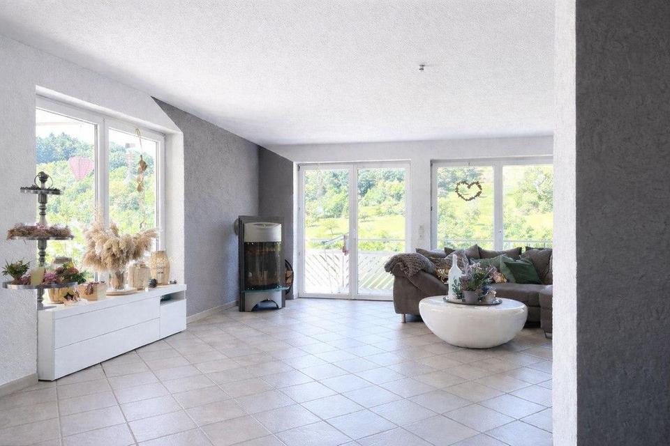 Großzügige 4-Zimmer-Wohnung mit Südterrasse & Kamin – ruhige Lage nahe Basel – Bild 3