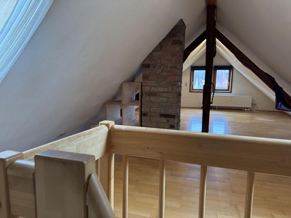 Haus mit zwei Wohneinheiten und einem separaten großen Garten – Bild 32