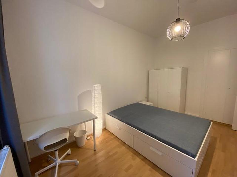 Ab 1.5. - großes modern möbliertes WG-Zimmer in Düsseldorf-Benrath – Bild 2