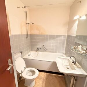 Freie Wohnung mit Potenzial – 2 Zimmer Wohnung für Handwerker