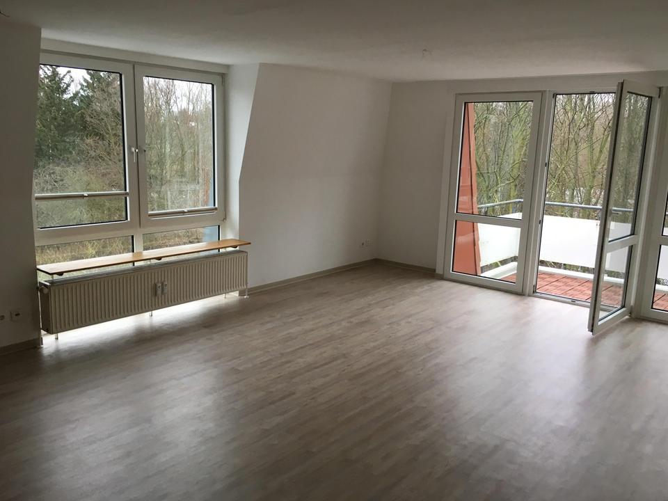 Top geschnittene Dachgeschosswohnung mit Balkon und Stellplatz direkt am Oldenburger Stadtpark – Bild 5