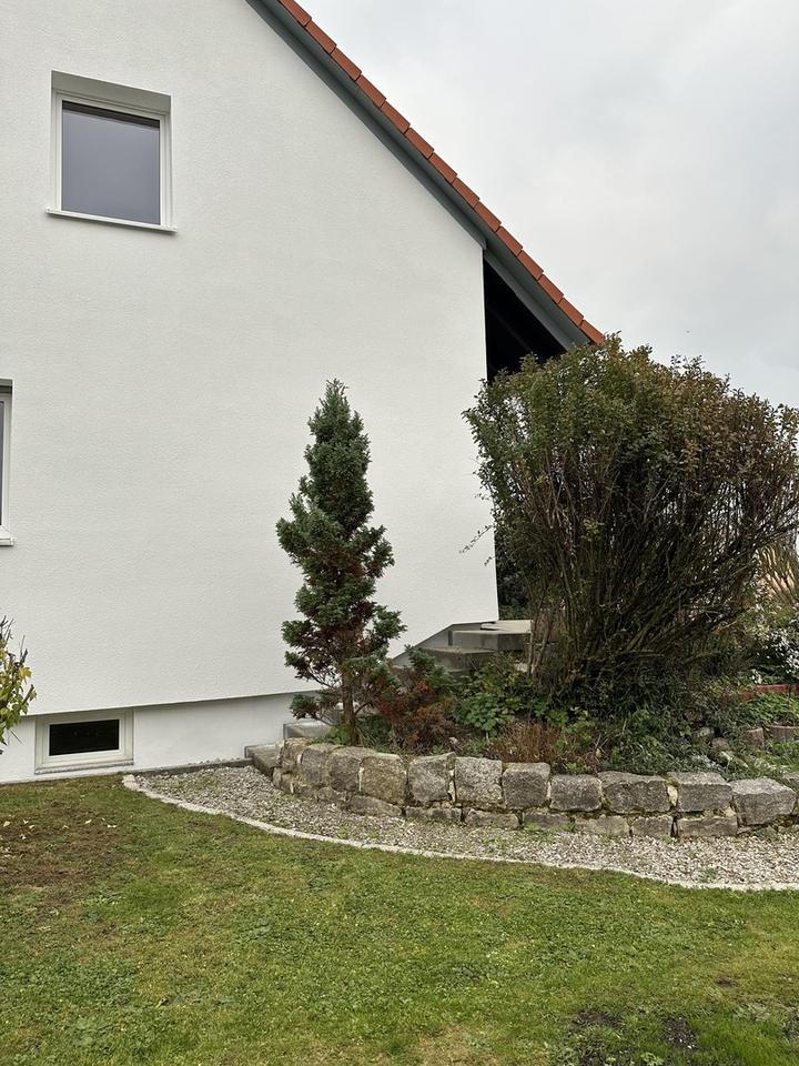 Geräumiges Einfamilienhaus mit schönem Naturgarten und Einzelgarage – Bild 27