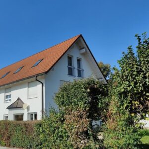 Ruhig Wohnen im Grünen - Einfamilienhaus, DHH, Garage u. Stellplatz in Feldmoching. Provisionsfrei