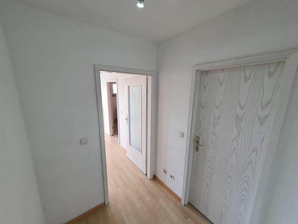 Große 1-Zimmer Wohnung mit separater Küche, großem Balkon und Lift – Bild 13