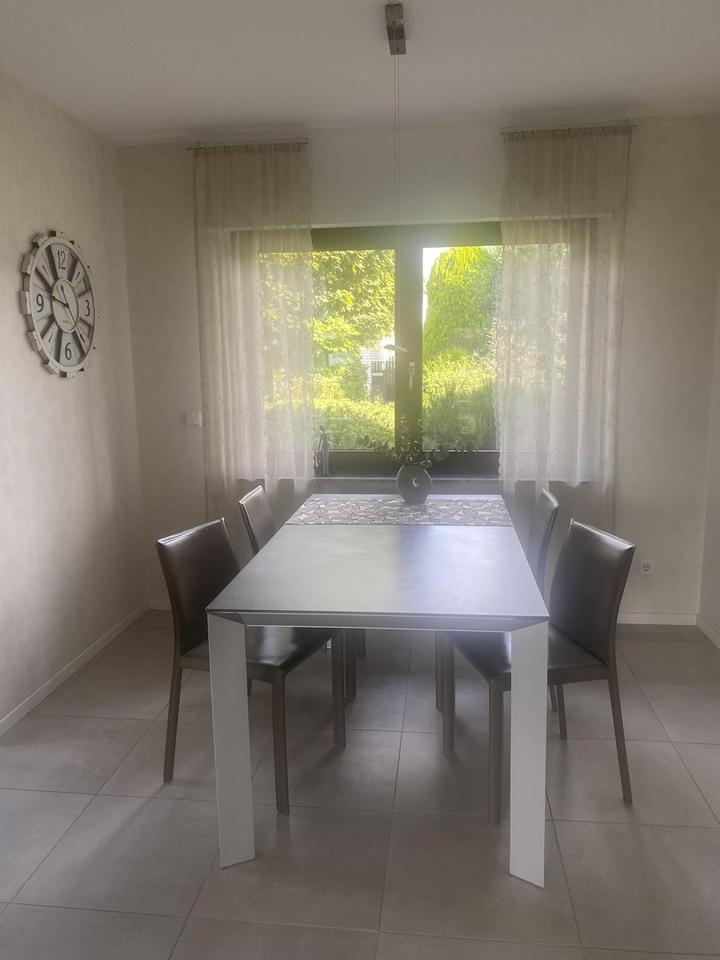 Top gepflegtes, freistehendes Ein- bis Zweifamilienhaus – Bild 11