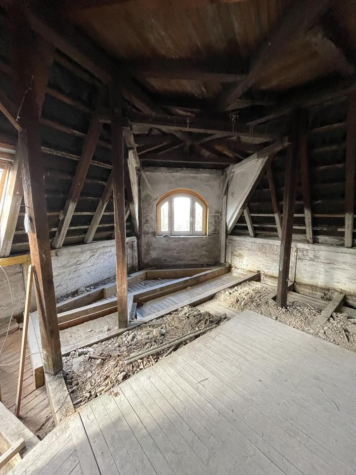 DG-Rohbau mit Vision – 220 m² & genehmigter Dachterrasse, Dachsanierung notwendig – Bild 5