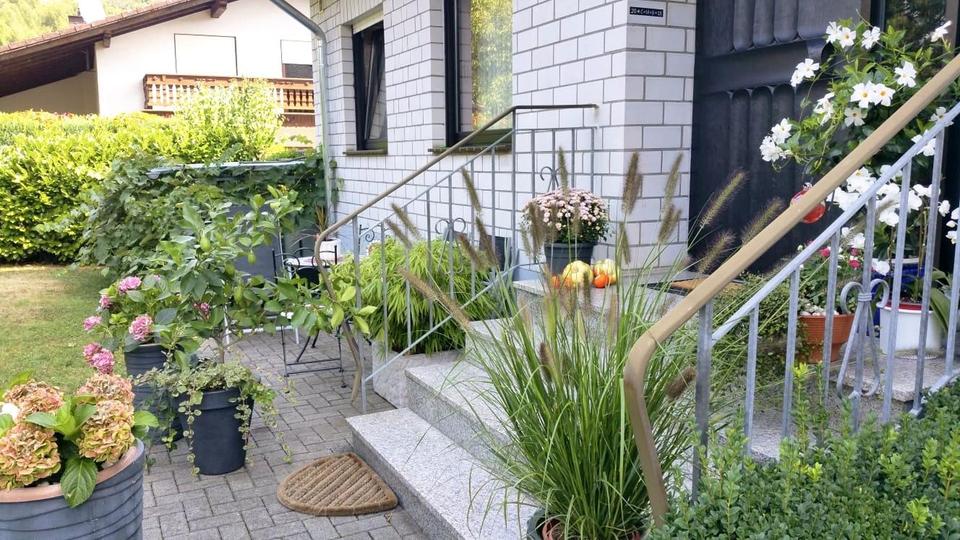 Großzügiges Einfamilienhaus mit Einliegerwohnung in toller Lage – Bild 8