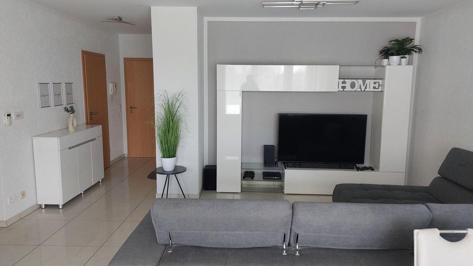 Neuwertige 3,5-Zimmer-Wohnung mit gehobener Ausstattung und Balkon – Bild 4