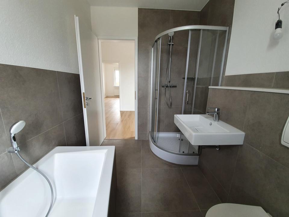 Große 2,5-Zimmer-Wohnung in Velten mit EBK, Tageslichtbad & Stellplatz (Wallbox-Option) – Bild 9