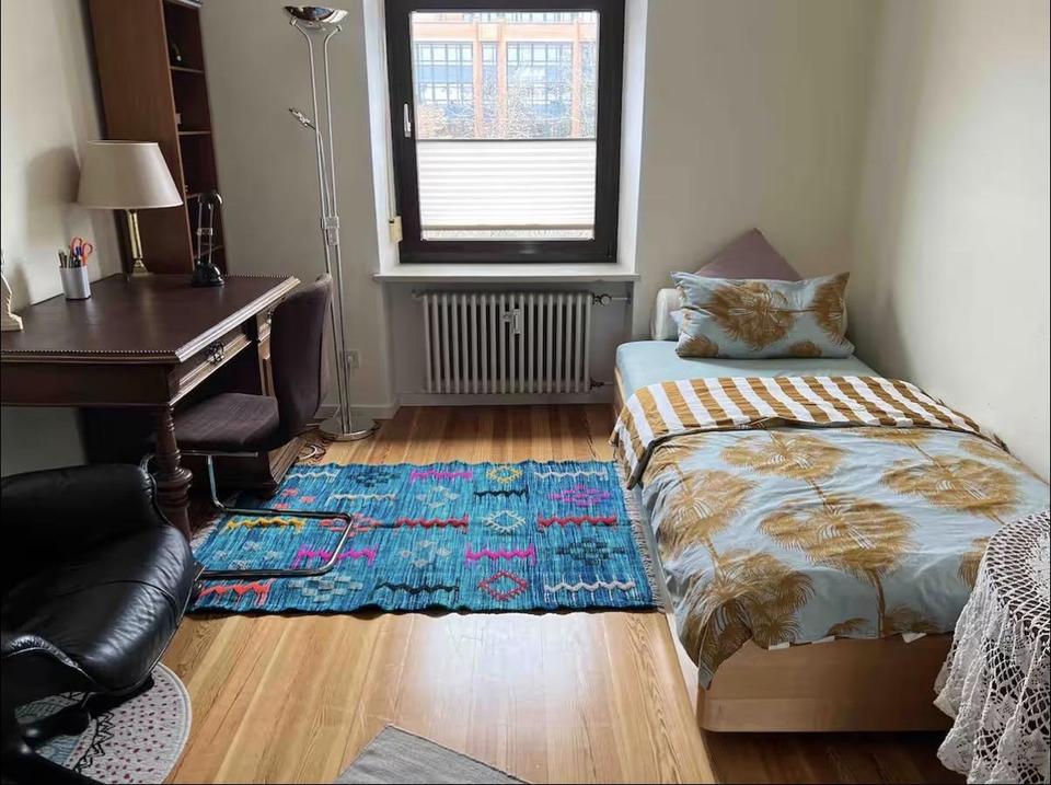 Helle, freundliche, voll möblierte Wohnung in Haidhausen ( wird nur möbliert vermietet !)) – Bild 19