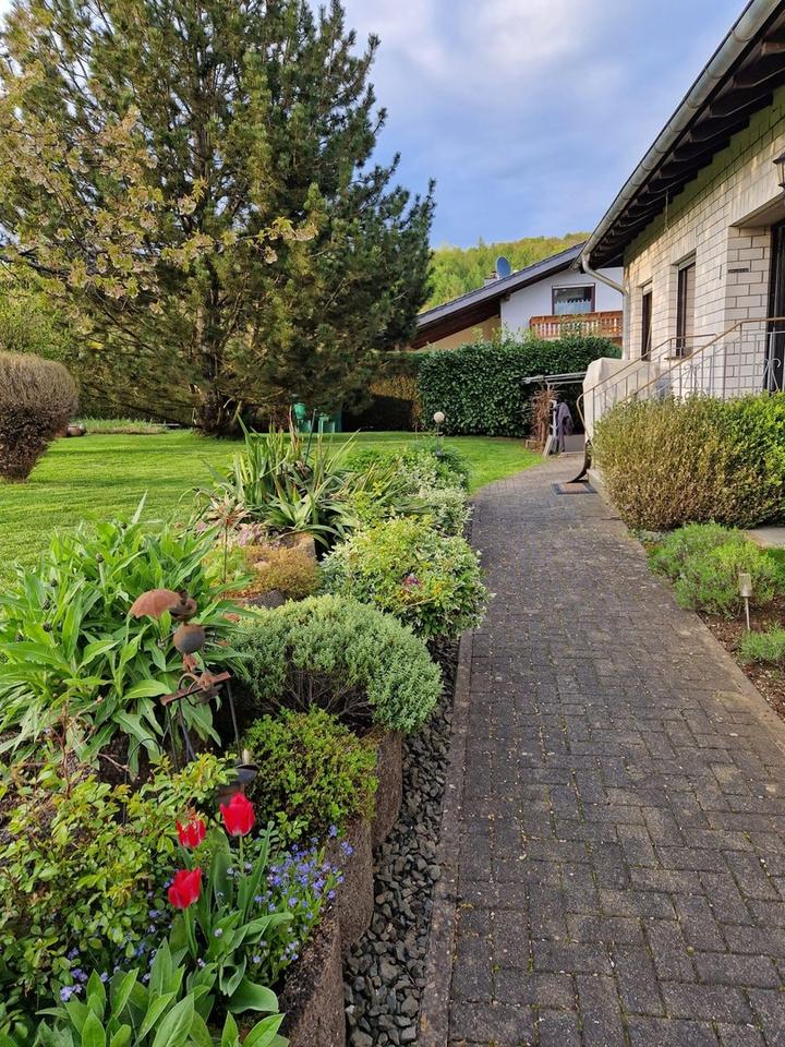 Großzügiges Einfamilienhaus mit Einliegerwohnung in toller Lage – Bild 12