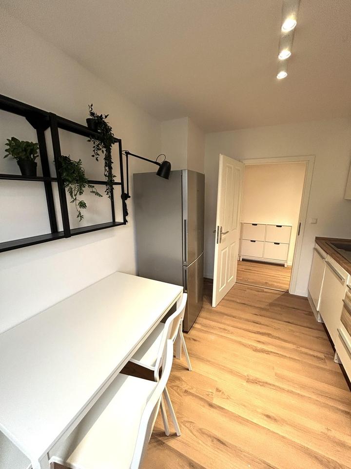 Möbliertes WG-Zimmer (ca. 11 m²) | Professional-WG | WLAN | Milbertshofen Nähe BMW – Bild 3