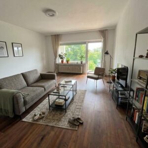 Helle 3 zimmer Obergeschosswohnung inklusive Garage und Stellplatz