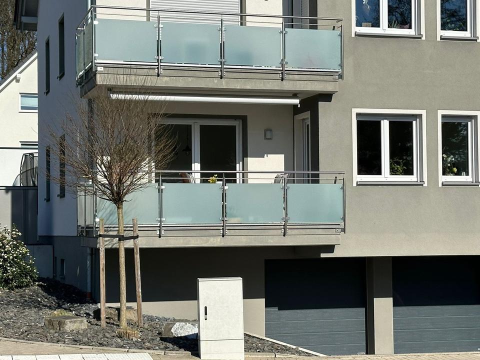 Moderne helle Erdgeschoss Wohnung mit Balkon – Bild 11