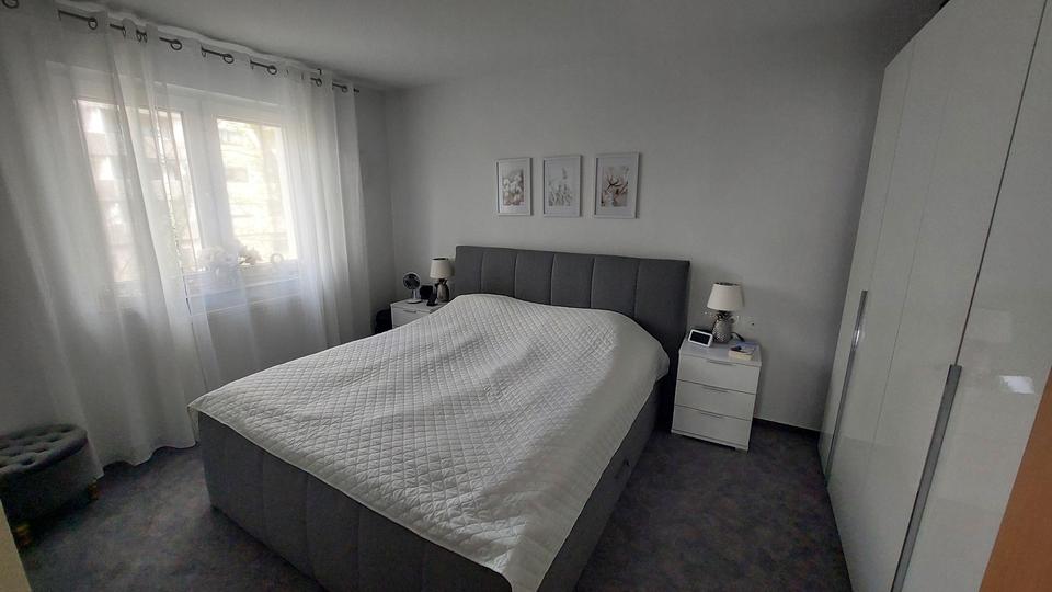 Neuwertige 3,5-Zimmer-Wohnung mit gehobener Ausstattung und Balkon – Bild 11