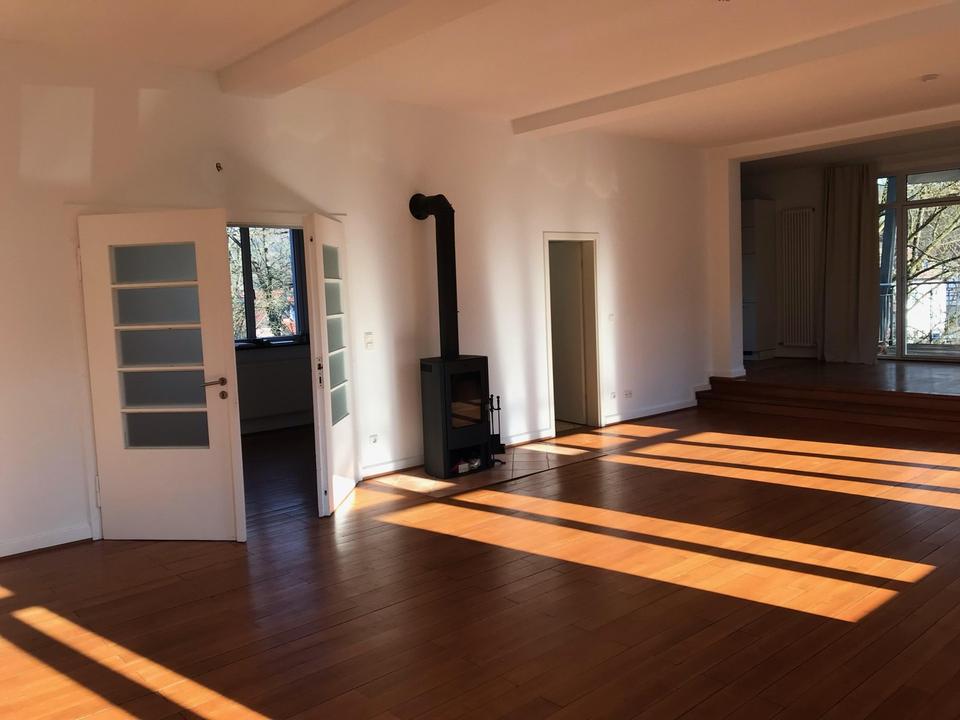 Lichtdurchflutete Wohnung in einem historischen Gebäude – Bild 6