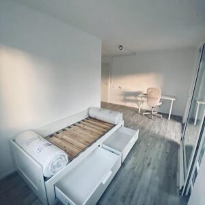 Mädels-WG sucht Nachmieterin für ein möbliertes WG-Zimmer