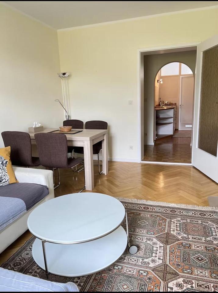 Helle, freundliche, voll möblierte Wohnung in Haidhausen ( wird nur möbliert vermietet !))