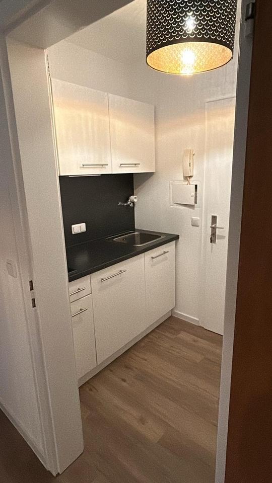 Modernisiertes Apartment // Küche und Balkon! – Bild 11