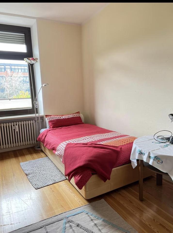 Helle, freundliche, voll möblierte Wohnung in Haidhausen ( wird nur möbliert vermietet !)) – Bild 20