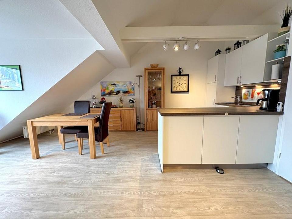 Liebevoll möblierte 2-Zimmerwohnung mit Balkon – bezugsfrei, ruhig & mitten in Fürth – Bild 7