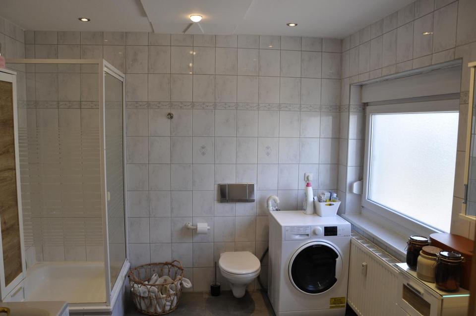 Moderne 3-Zimmer-Dachgeschoss-Maisonettewohnung mit Terrasse und Einzelgarage! – Bild 9