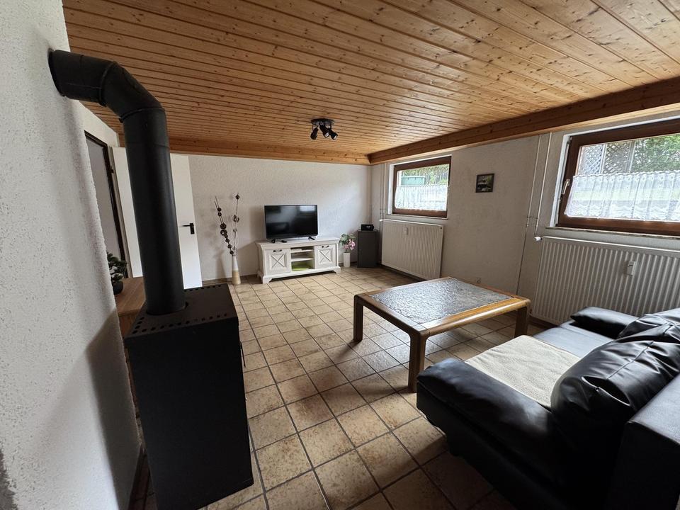 helle Wohnung mit großer Wohnküche, innenliegender Gewölbekeller, möbliert, provisionsfrei