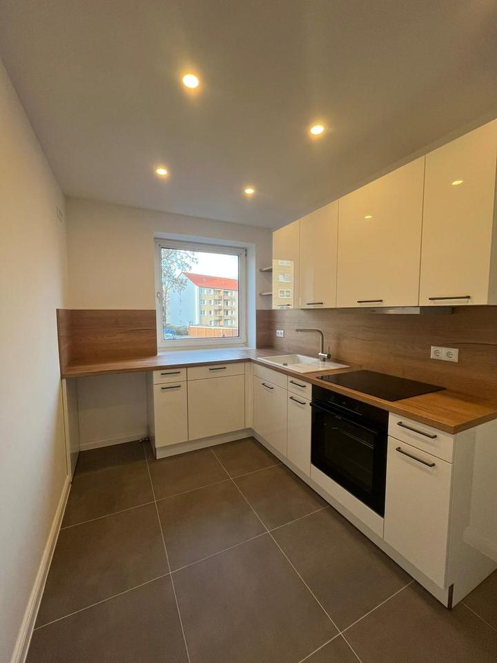 Erstbezug nach Sanierung: 2-Zimmer Wohnung mit Einbauküche und Balkon – Bild 7