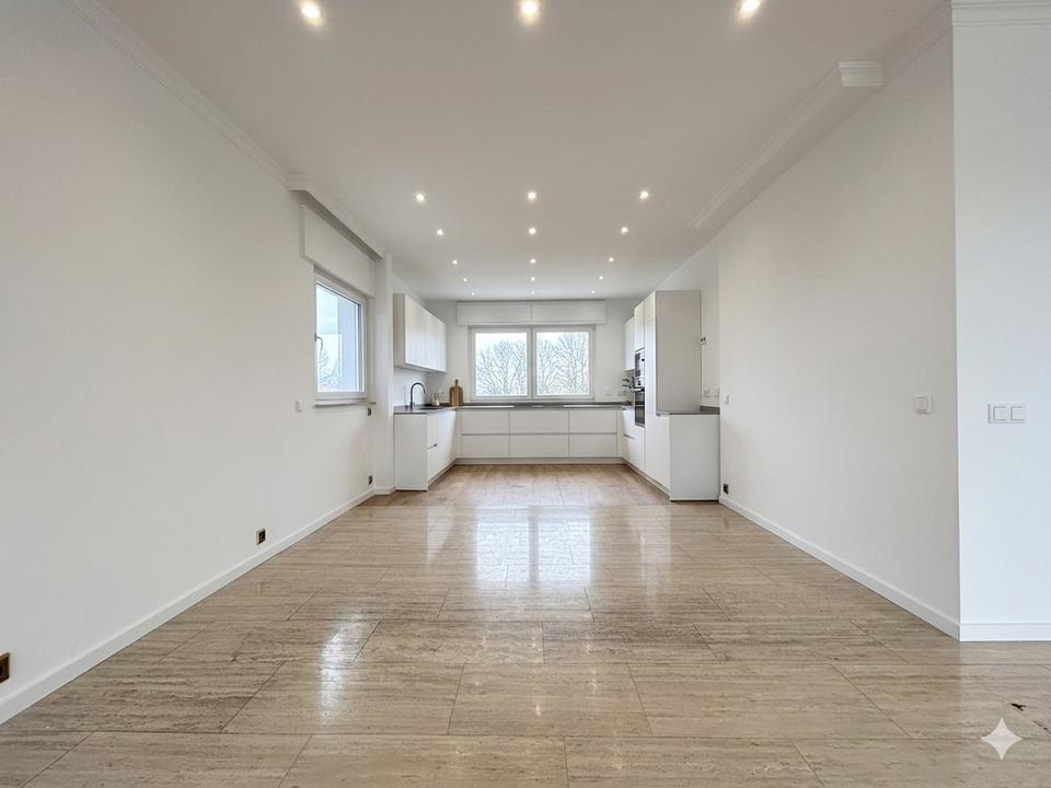 Penthouse | sehr gute Infrastruktur und Lage | riesen Balkon | inkl. Küche | S-Bahn 2 Gehmin – Bild 3