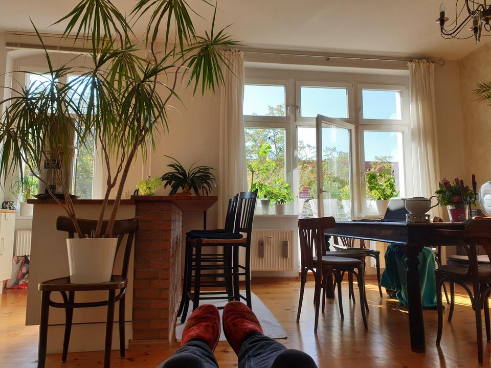 Lichtdurchflutete, vollausgestattete ETW mit 4 Schlafzimmern – Bild 2