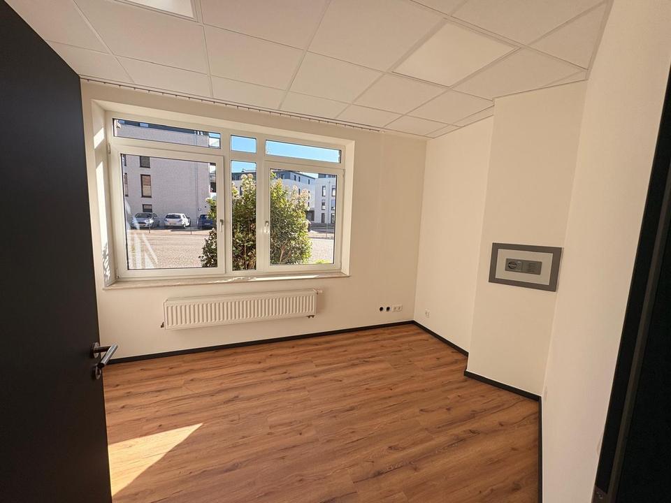 Kernsanierte Büroeinheiten im Erdgeschoss mit Gemeinschaftsflächen in attraktiver Lage von Geldern – Bild 7