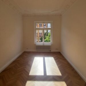 Kernsanierte 3-Zimmer-Wohnung mit großem Balkon zu vermieten