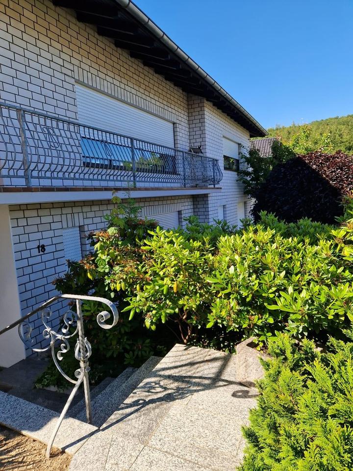 Großzügiges Einfamilienhaus mit Einliegerwohnung in toller Lage – Bild 5