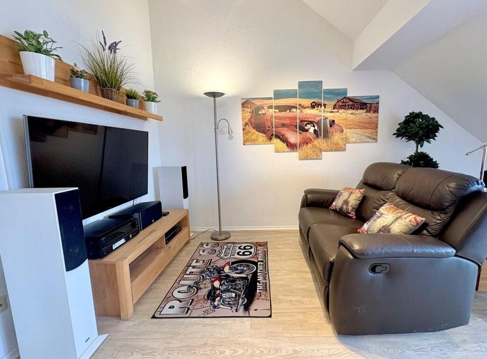 Liebevoll möblierte 2-Zimmerwohnung mit Balkon – bezugsfrei, ruhig & mitten in Fürth – Bild 3