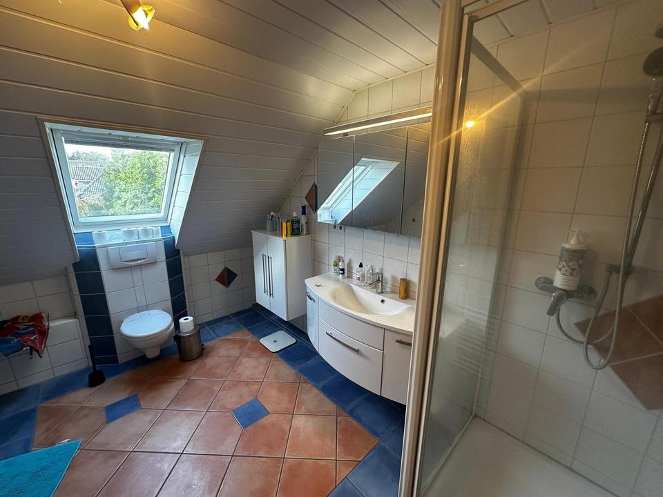 Provisionsfrei: 241 m² EFH mit Wärmepumpe, großem Grundstück und Doppelgarage – Bild 7