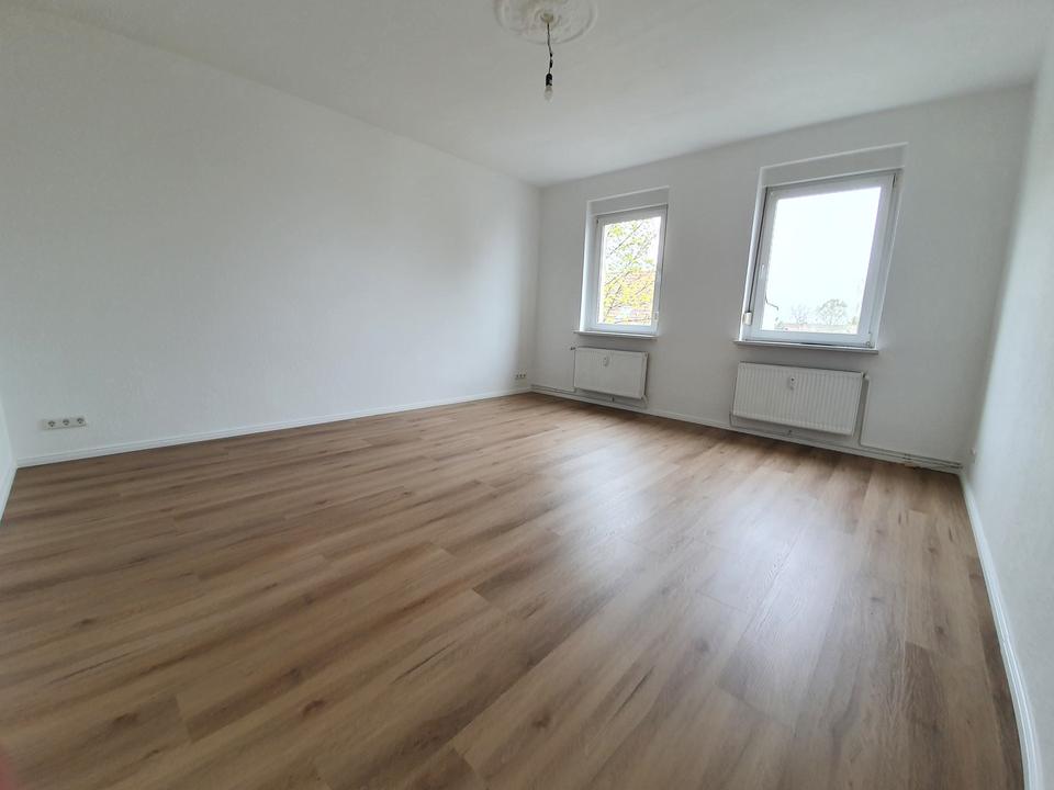 Große 2,5-Zimmer-Wohnung in Velten mit EBK, Tageslichtbad & Stellplatz (Wallbox-Option) – Bild 7