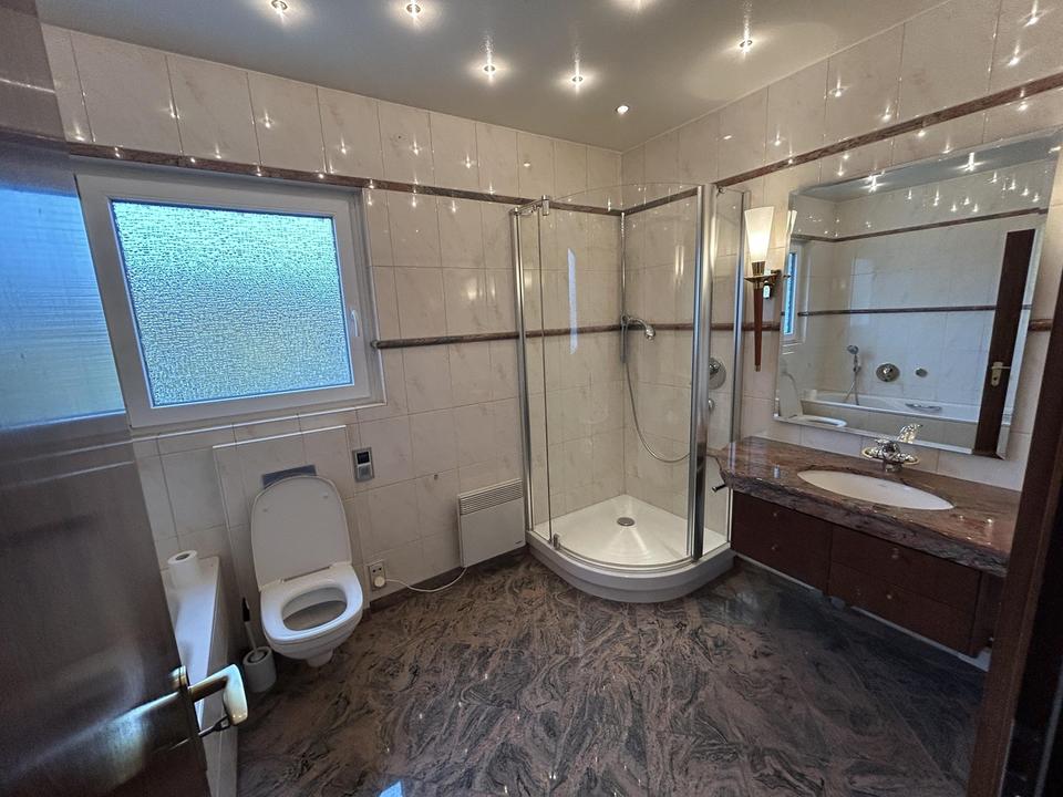 Penthouse | sehr gute Infrastruktur und Lage | riesen Balkon | inkl. Küche | S-Bahn 2 Gehmin – Bild 7