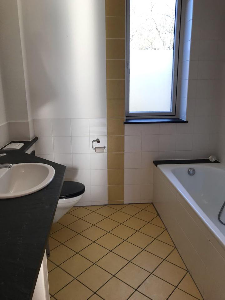 Lichtdurchflutete Wohnung in einem historischen Gebäude – Bild 8