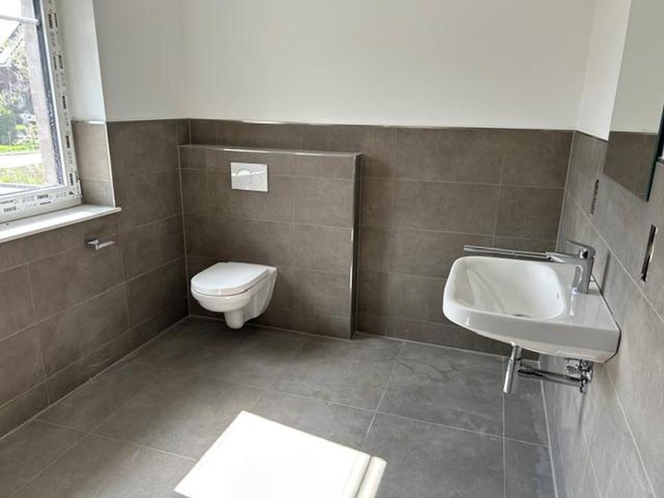 infamilienwohnhaus mit zwei Wohneinheiten, Geräteraum – Bild 4