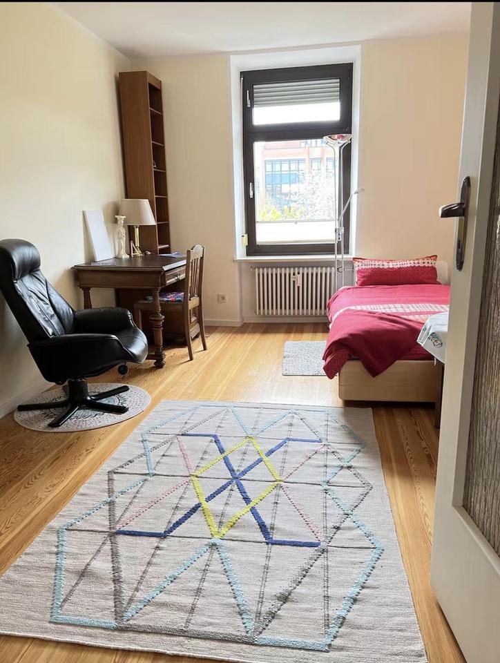 Helle, freundliche, voll möblierte Wohnung in Haidhausen ( wird nur möbliert vermietet !)) – Bild 22