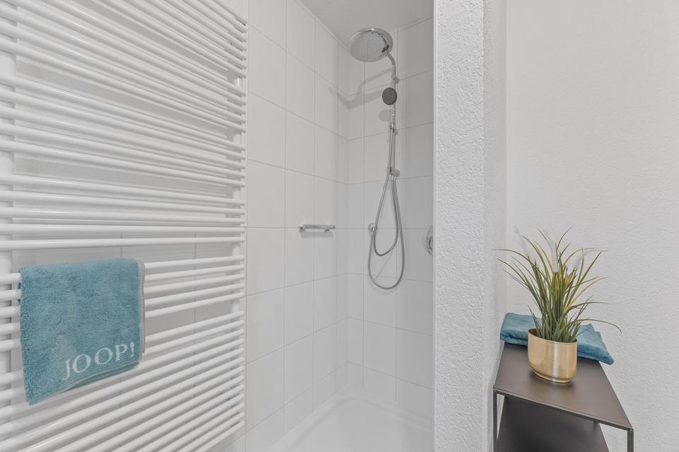 Lass die Sonne rein: Bezugsfreies Reihenhaus in Nürtingen-Enzenhardt frisch renoviert – Bild 13