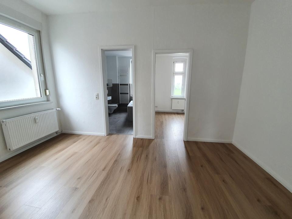 Große 2,5-Zimmer-Wohnung in Velten mit EBK, Tageslichtbad & Stellplatz (Wallbox-Option) – Bild 5