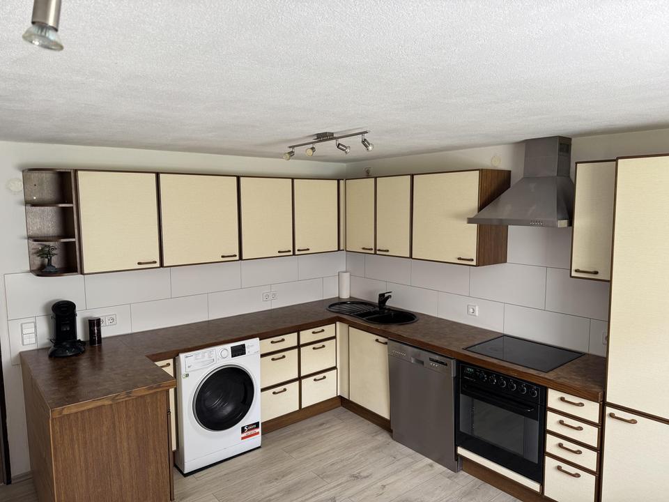 helle Wohnung mit großer Wohnküche, innenliegender Gewölbekeller, möbliert, provisionsfrei – Bild 7