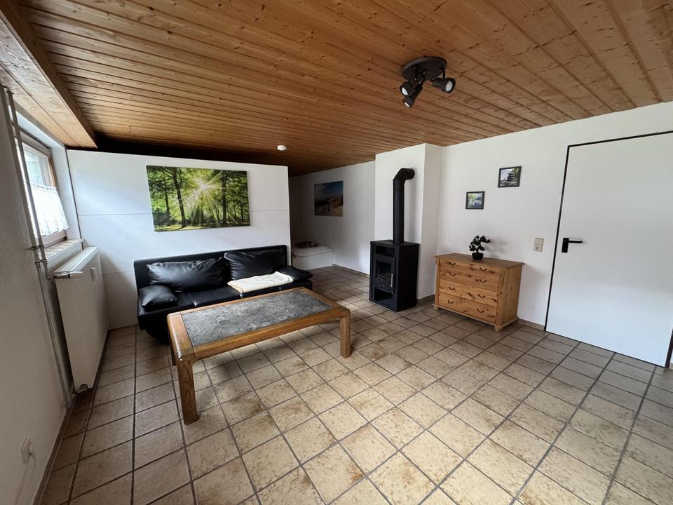 helle Wohnung mit großer Wohnküche, innenliegender Gewölbekeller, möbliert, provisionsfrei – Bild 3