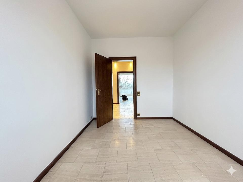 Penthouse | sehr gute Infrastruktur und Lage | riesen Balkon | inkl. Küche | S-Bahn 2 Gehmin – Bild 15