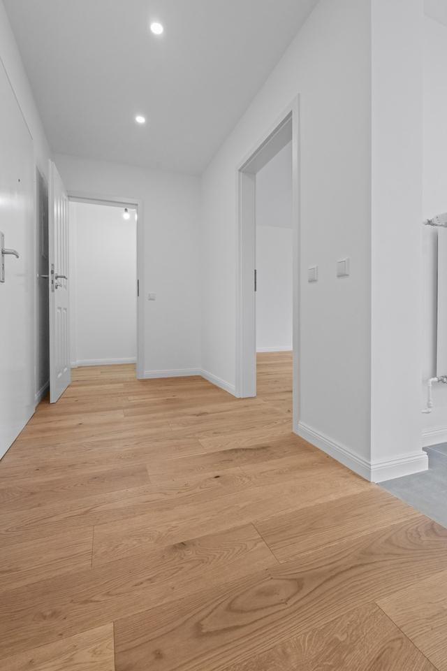 Erstbezug nach Sanierung: 2-Zimmer Wohnung mit Einbauküche und Balkon – Bild 4