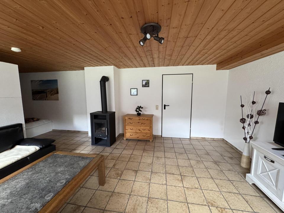 helle Wohnung mit großer Wohnküche, innenliegender Gewölbekeller, möbliert, provisionsfrei – Bild 6