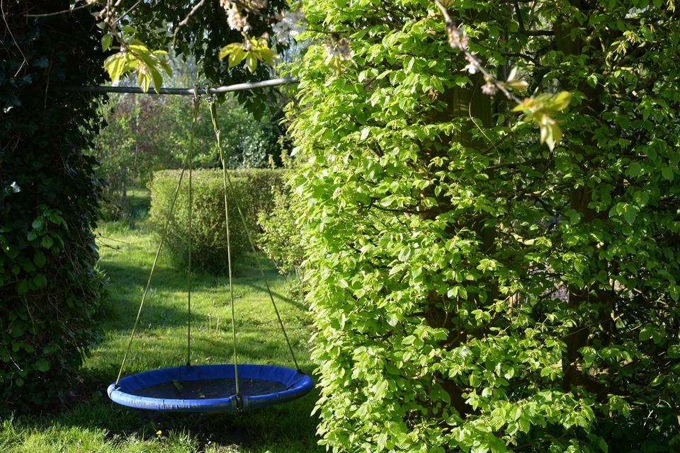 Ökologisch gebautes Holzhaus mit großem Nebengebäude – Bild 11