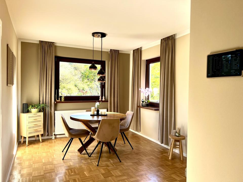 Ihr modernisiertes Smart-Home-Refugium: Panorama-Feldlage & hohe Energie-Unabhängigkeit – Bild 2