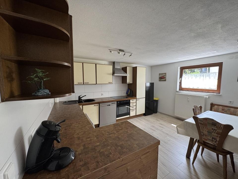 helle Wohnung mit großer Wohnküche, innenliegender Gewölbekeller, möbliert, provisionsfrei – Bild 8